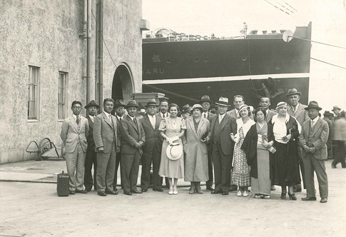 米国からのエンジニアたち 横浜港 1934年