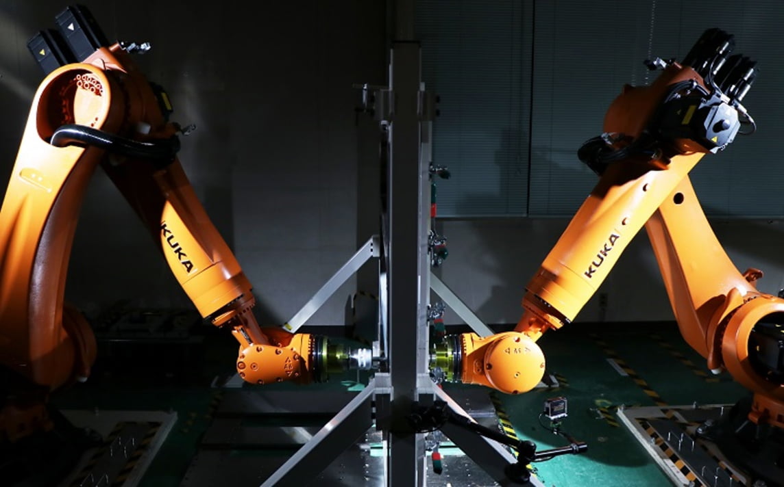 Nissan wins gold award for die-less forming technology